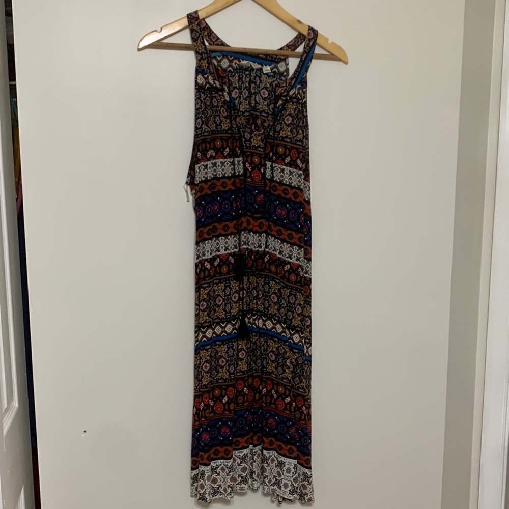 1x sundress with small tie at neck